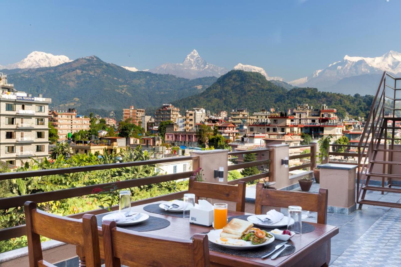 Hotel Lake Shore Pokhara Bagian luar foto